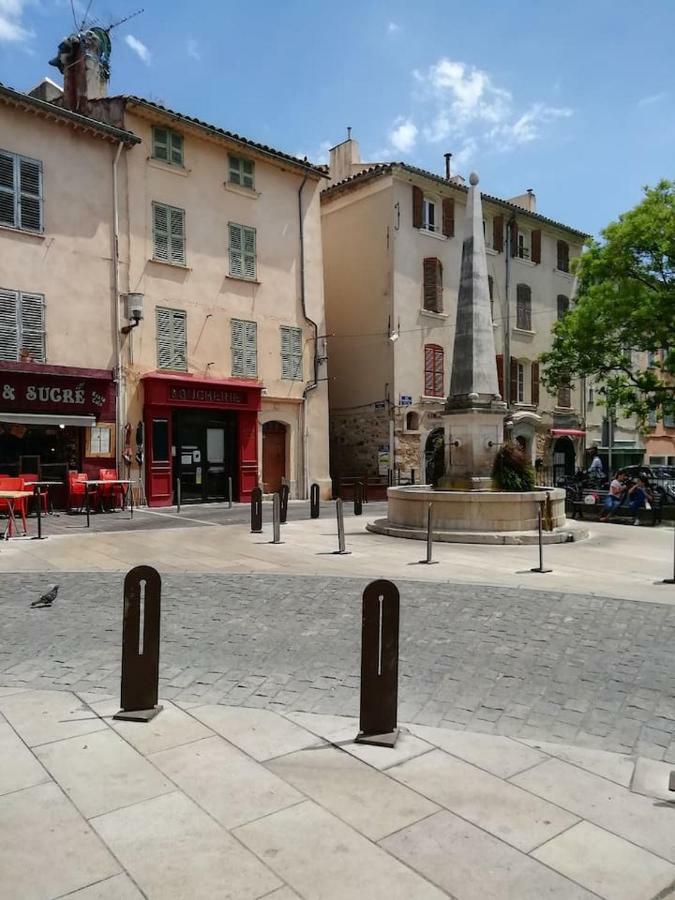 דירות Charmant T2 Dans Le Vieux Centre De La Valette Du Var מראה חיצוני תמונה